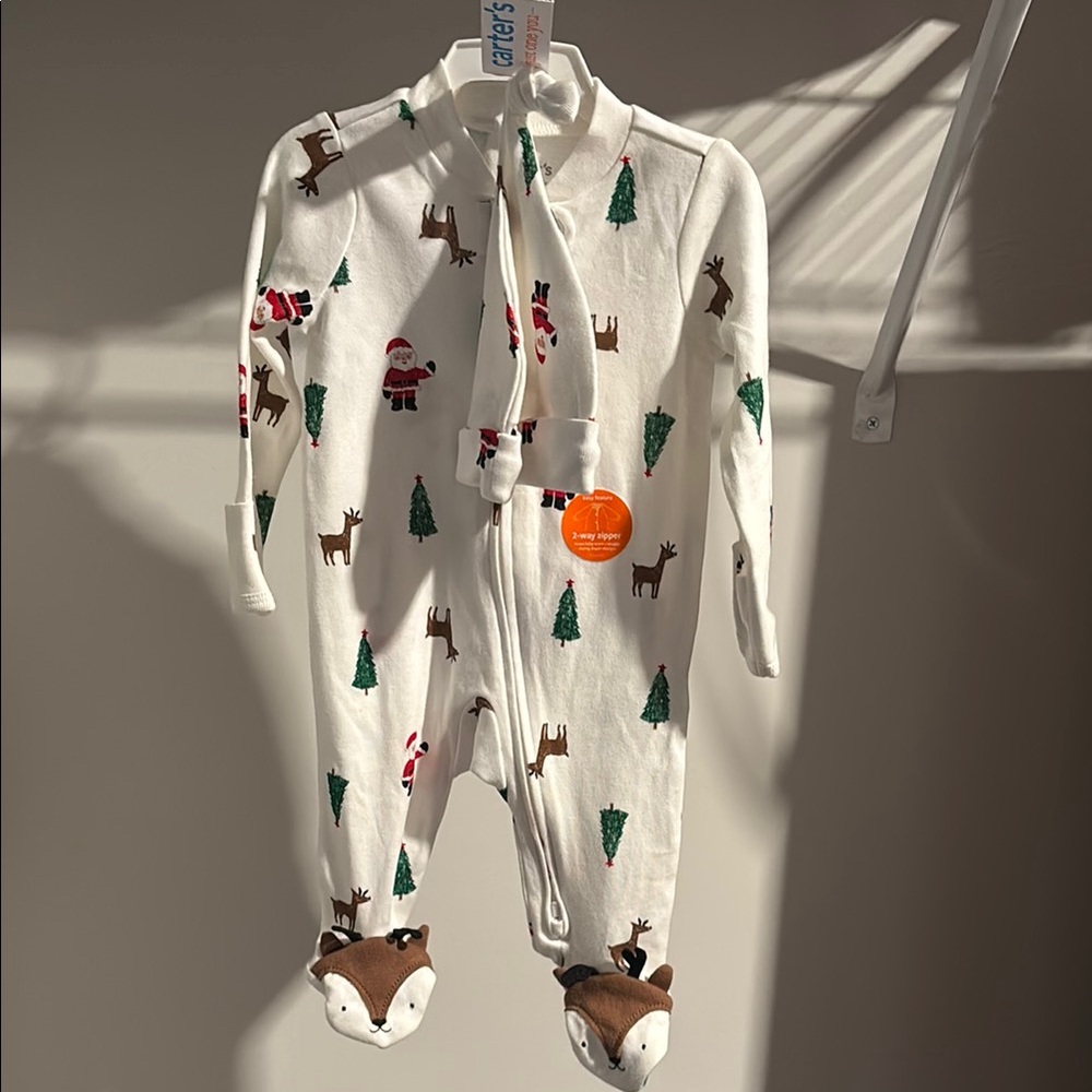 NEW! Carter's gender neutral Santa Reindeer Footie Pajama with hat 2-way zipper